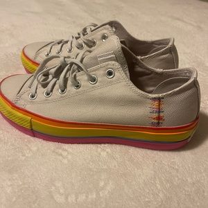 Converse tennis shoes